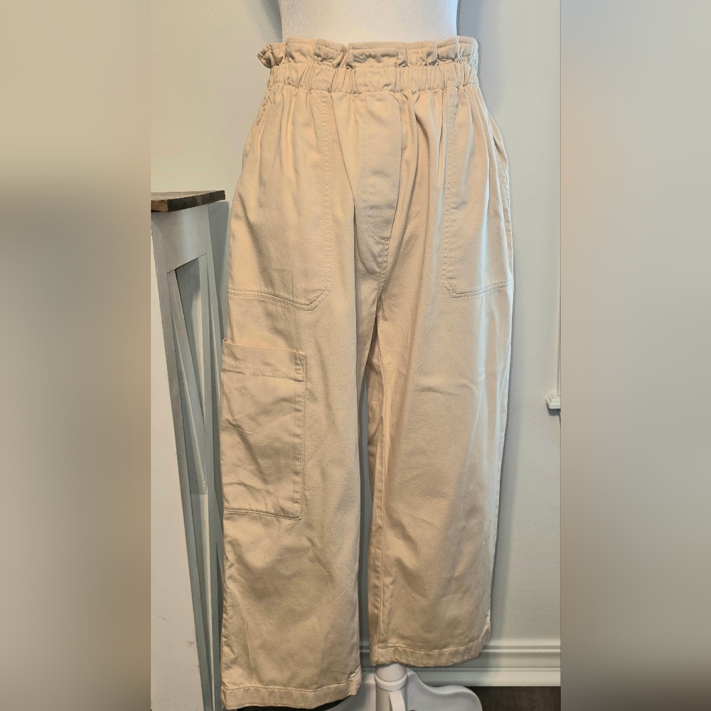 Anthropologie Beige Cargo-Style Capri Pants Women's Size Small - Picture 3 of 11